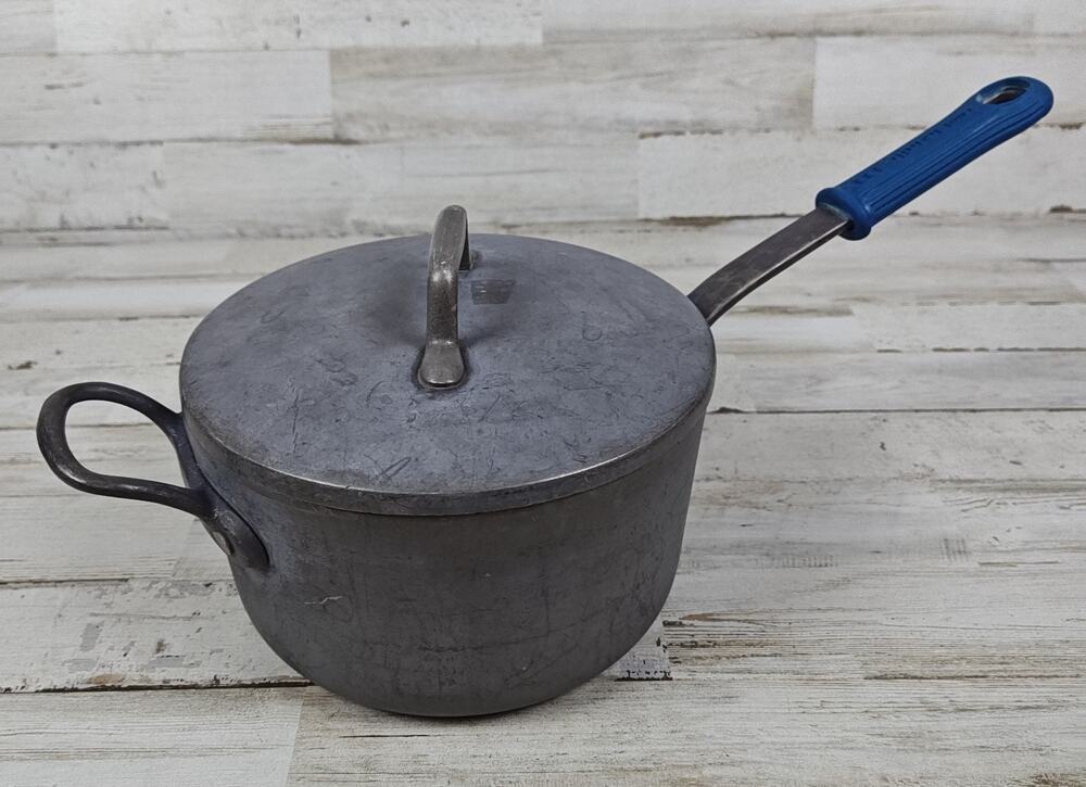 VTG MAGNALITE GHC Aluminum Professional 2 Qt. Sauce Pan w/Lid Cool Handle Grip